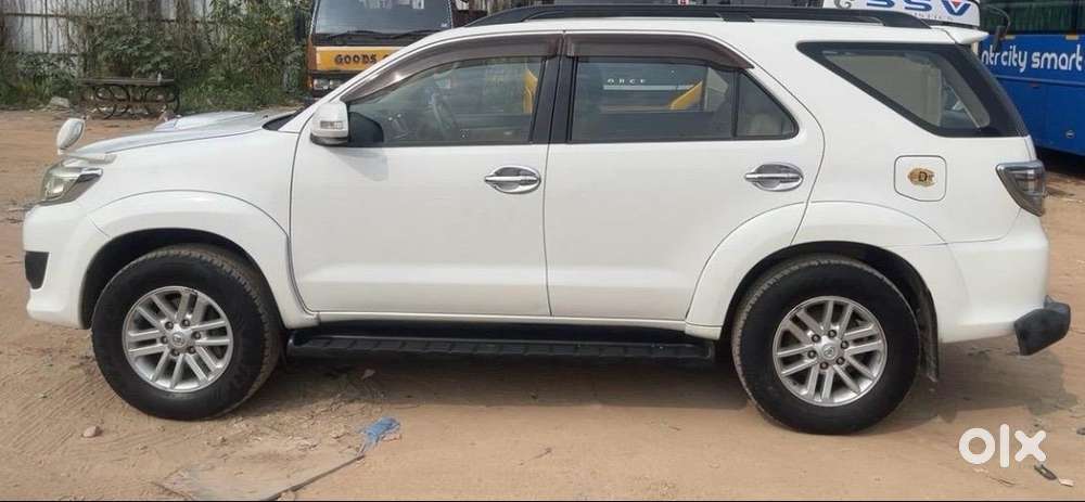 Fortuner 4x2 2012