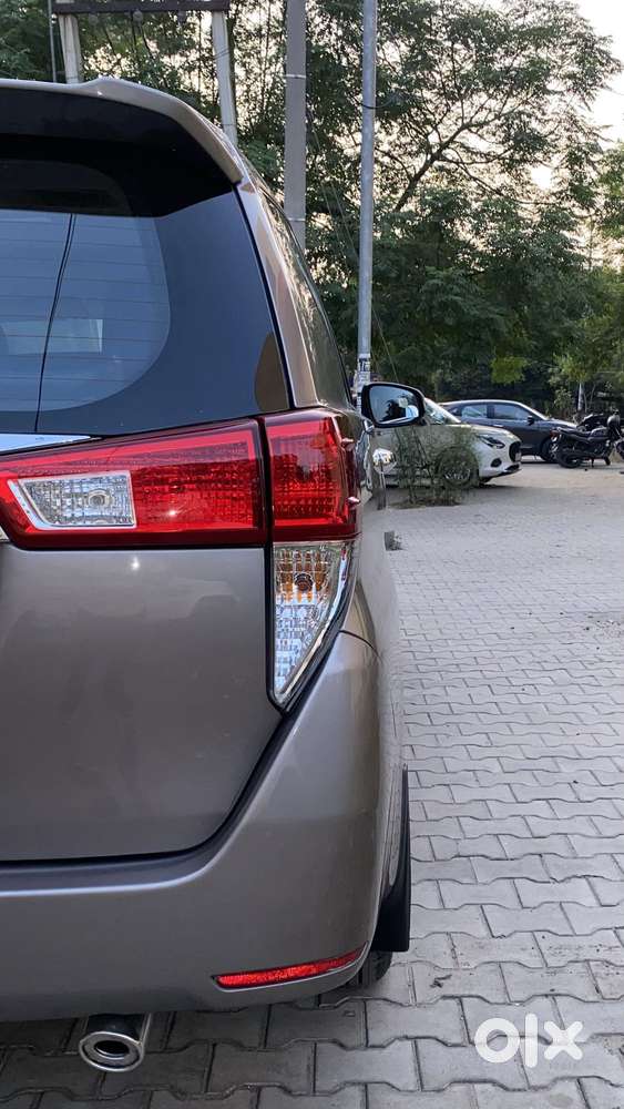 Toyota Innova Crysta 2.4 G Plus Mt, 2017, Diesel