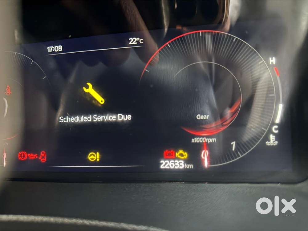 Mahindra Xuv 3xo 2025 Petrol Well Maintained