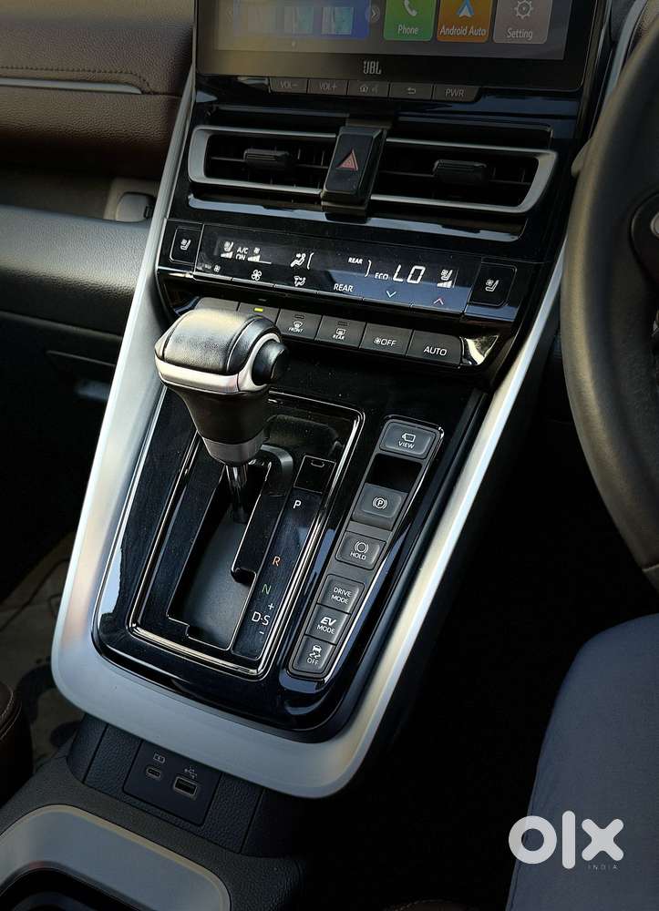 Toyota Innova Hycross 2.0 Zx Hybrid 7 Str, 2023, Petrol