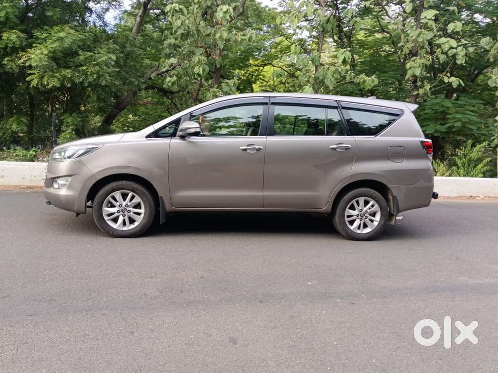 Toyota Innova Crysta 2.4 V, 2016, Diesel