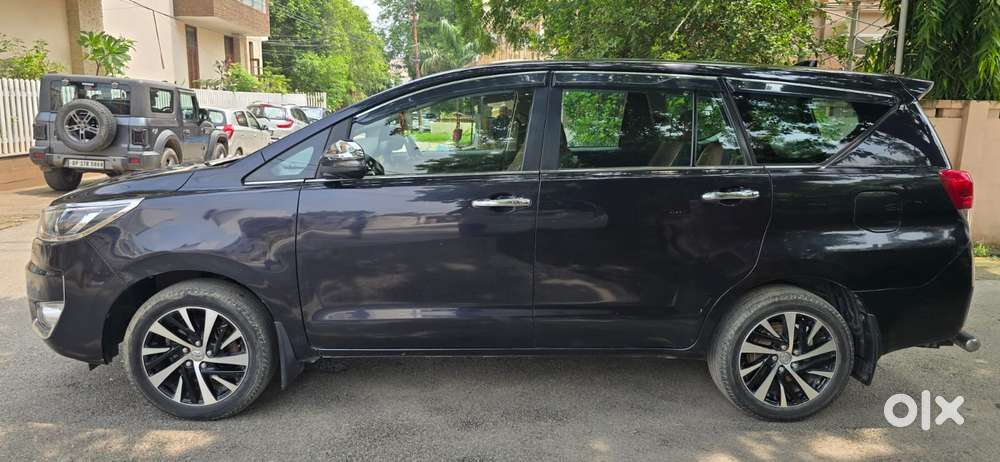 Toyota Innova Crysta 2.8z Automatic, 2022, Diesel