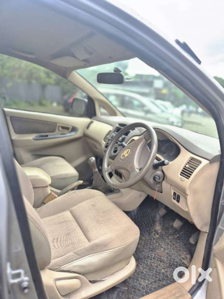 Toyota Innova 2.5 G (diesel) 7 Seater Bs Iv, 2006, Diesel