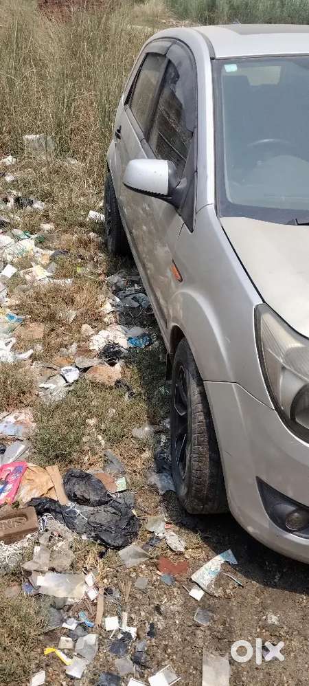 Ford Figo Zxi Petrol 2012