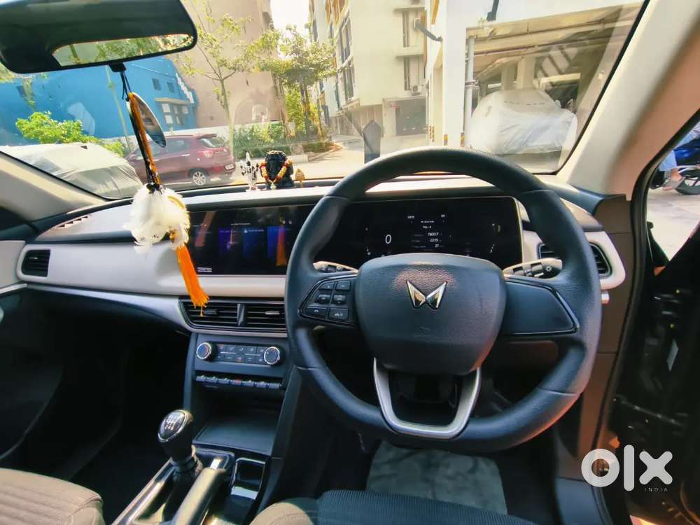 Mahindra Xuv700 2024 Diesel Well Maintained