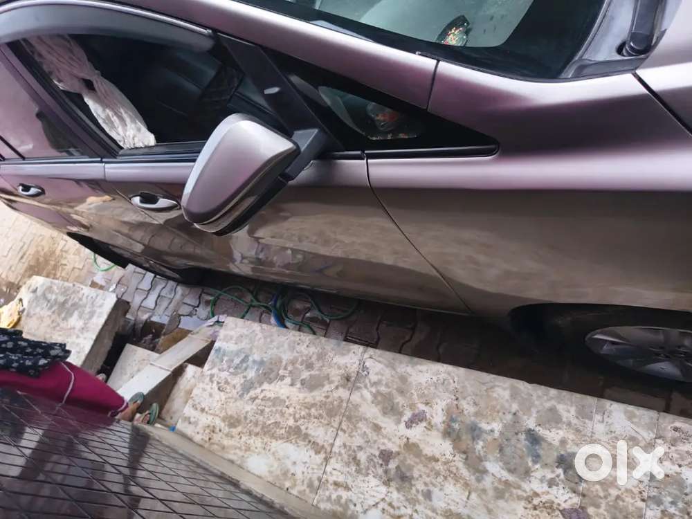 Toyota Innova Crysta 2017 Diesel 100000 Km Driven
