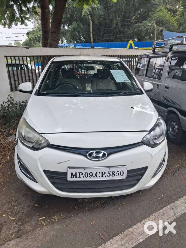 Hyundai I20 Petrol Cvt Magna Executive, 2014, Petrol