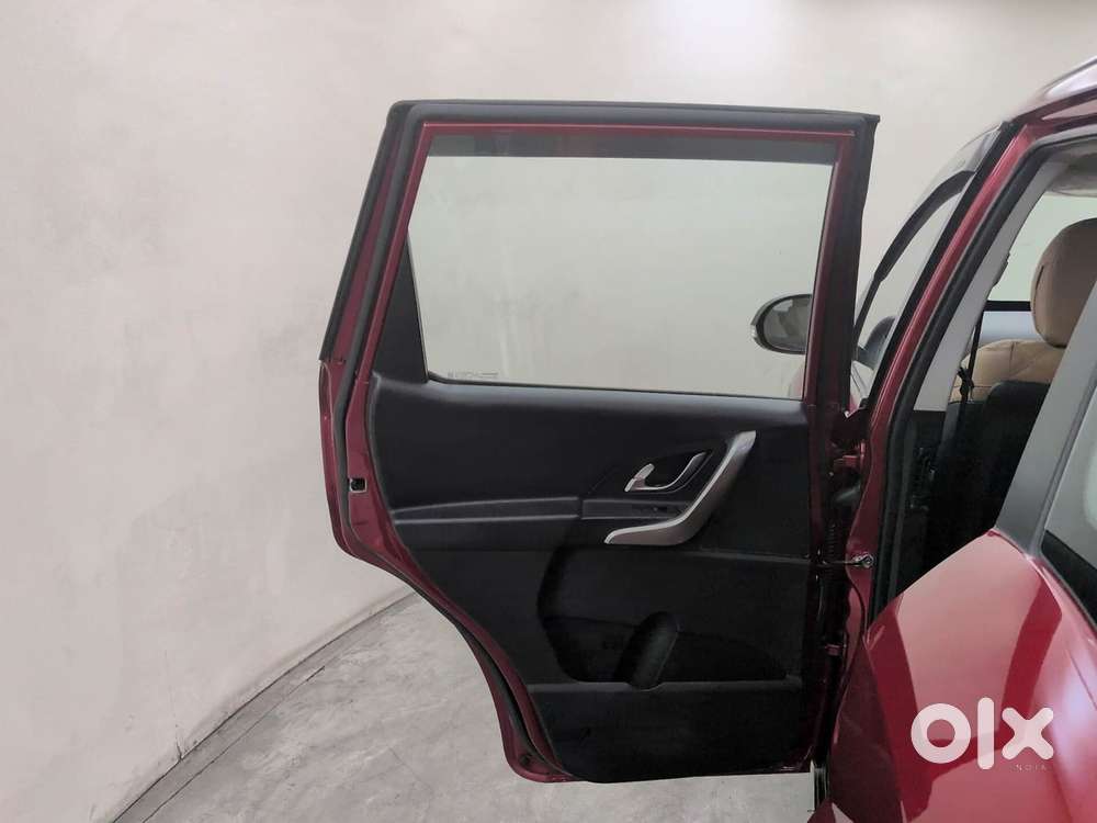 Mahindra Xuv500 At G 2.2 Mhwak, 2019, Petrol