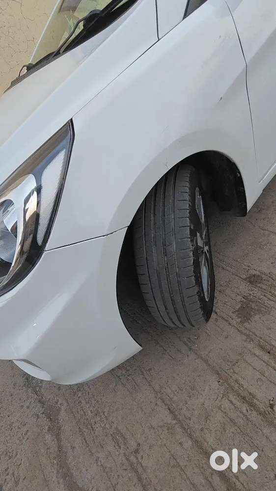 Verna1.6 Sx (0) With Sunroof Diamond Cut Alloy Wheel