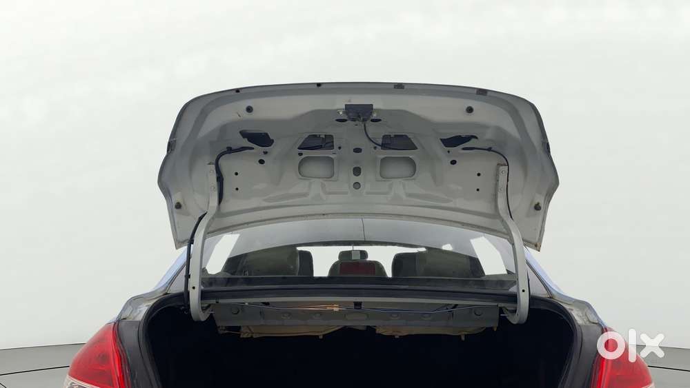 Maruti Suzuki Swift Dzire 1.2 Vxi Bsiv, 2016, Petrol