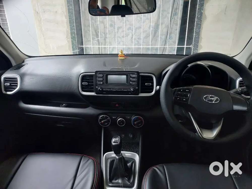 Hyundai Venue 2020 Last, New Tyre, New Insurence Diesel Manual