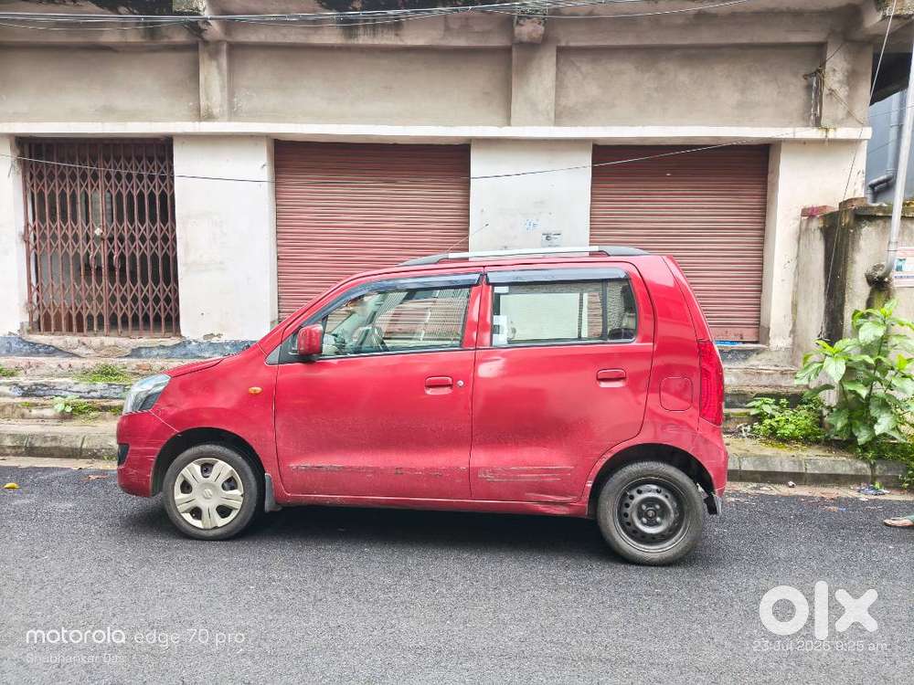 Well-maintained 2013 Maruti Suzuki Wagonr Vxi (manual)