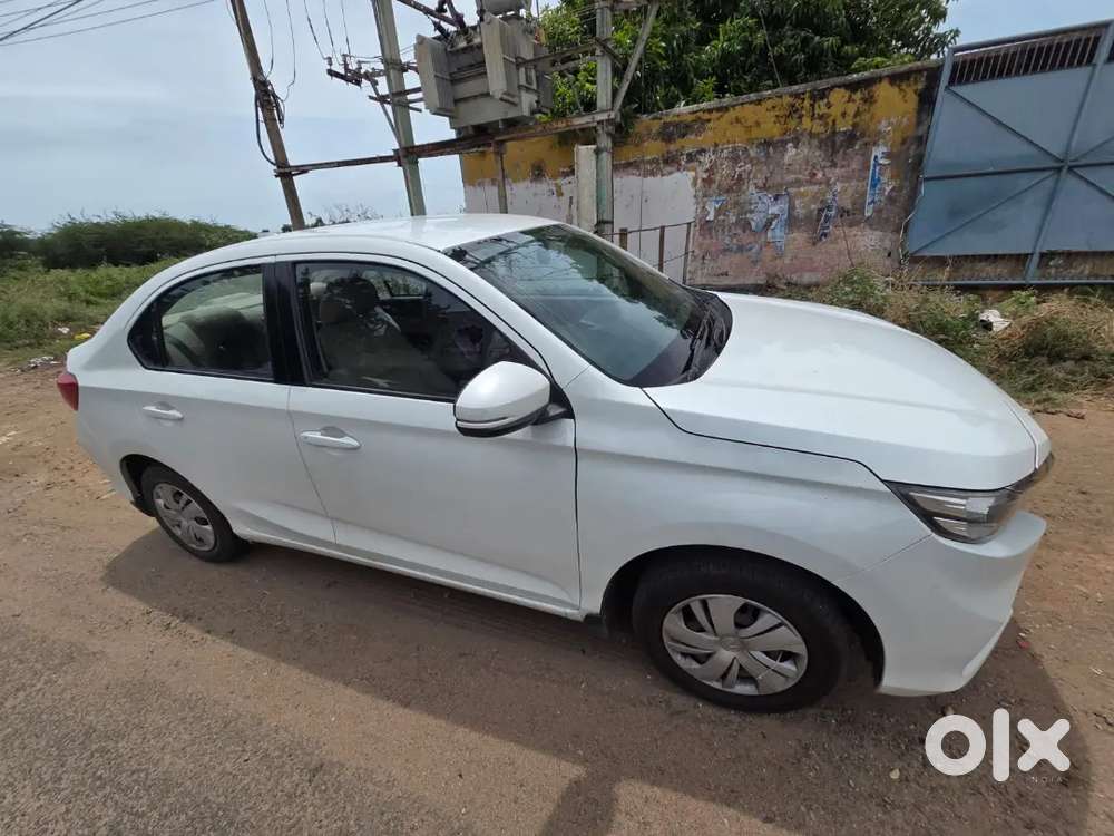 Honda Amaze Automatic Petrol
Well Maintained Company Service