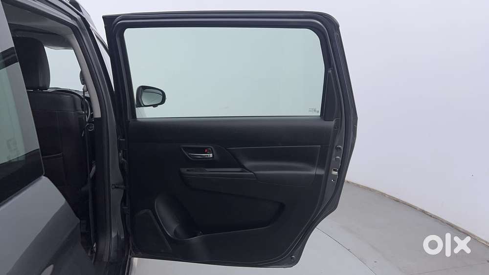 Maruti Suzuki Xl6 1.5 Alpha Plus At, 2022, Petrol
