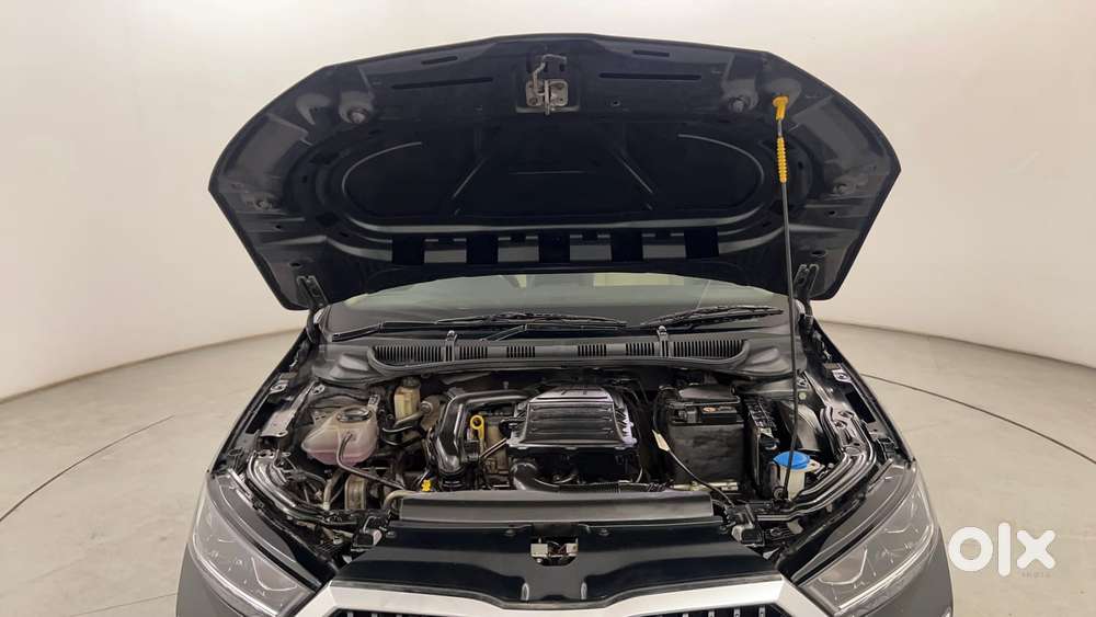 Skoda Slavia Style 1.0l Tsi Mt, 2023, Petrol
