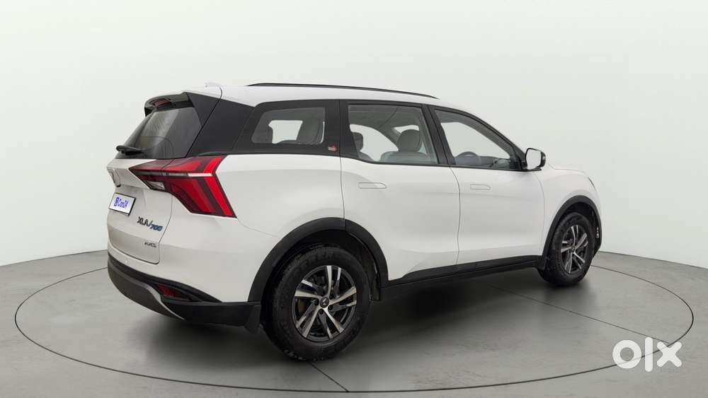 Mahindra Xuv700 2.0 Ax 5 Petrol Mt 7 Str, 2022, Petrol