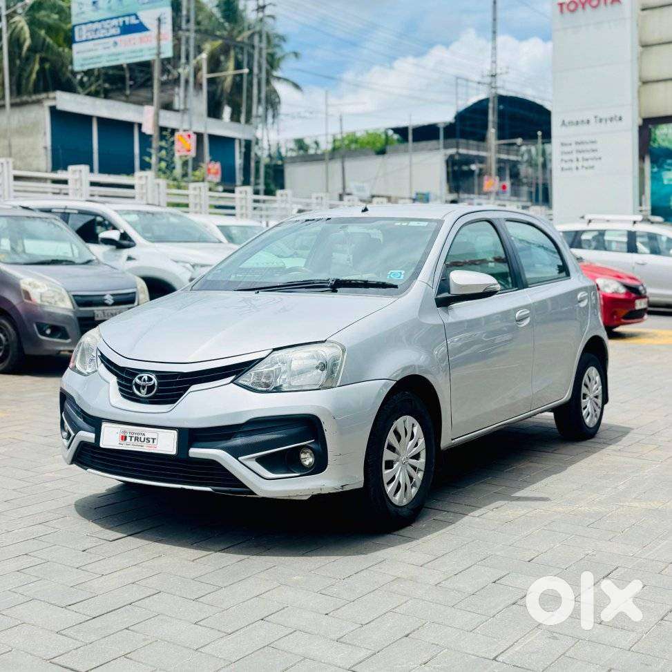 Toyota Etios Liva 1.2 V, 2016, Petrol