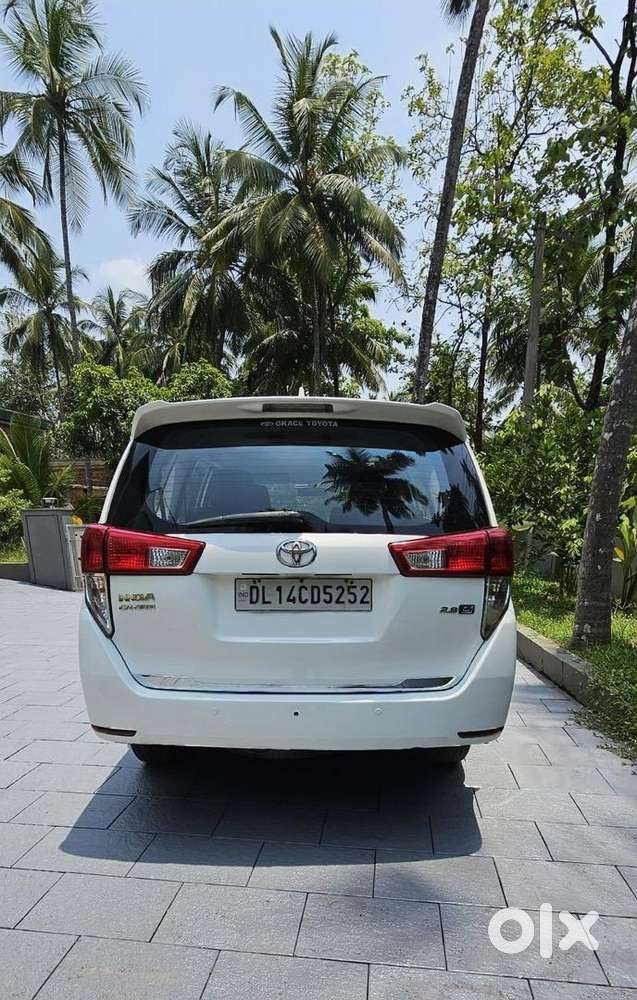 Toyota Innova Crysta 2017 Diesel 95000 Km Driven