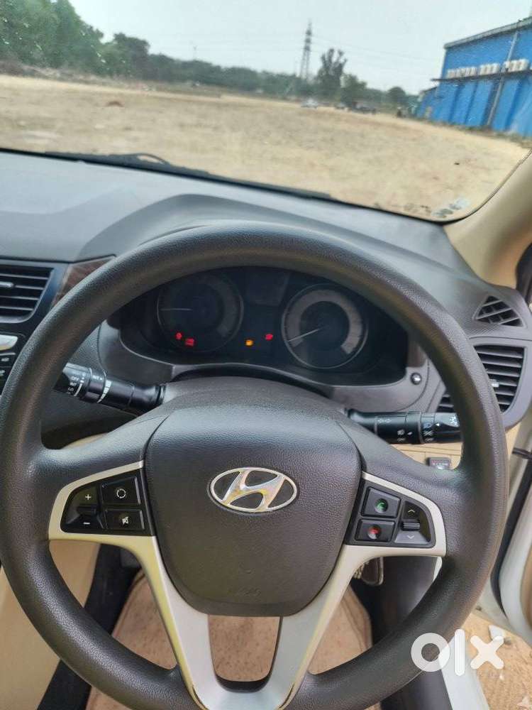 Hyundai Verna Vtvt 1.6 Sx, 2013, Petrol