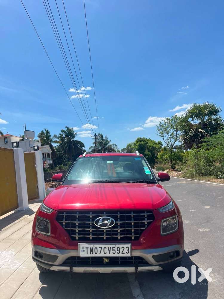 Hyundai Venue 2020 Petrol 27000 Km Driven
