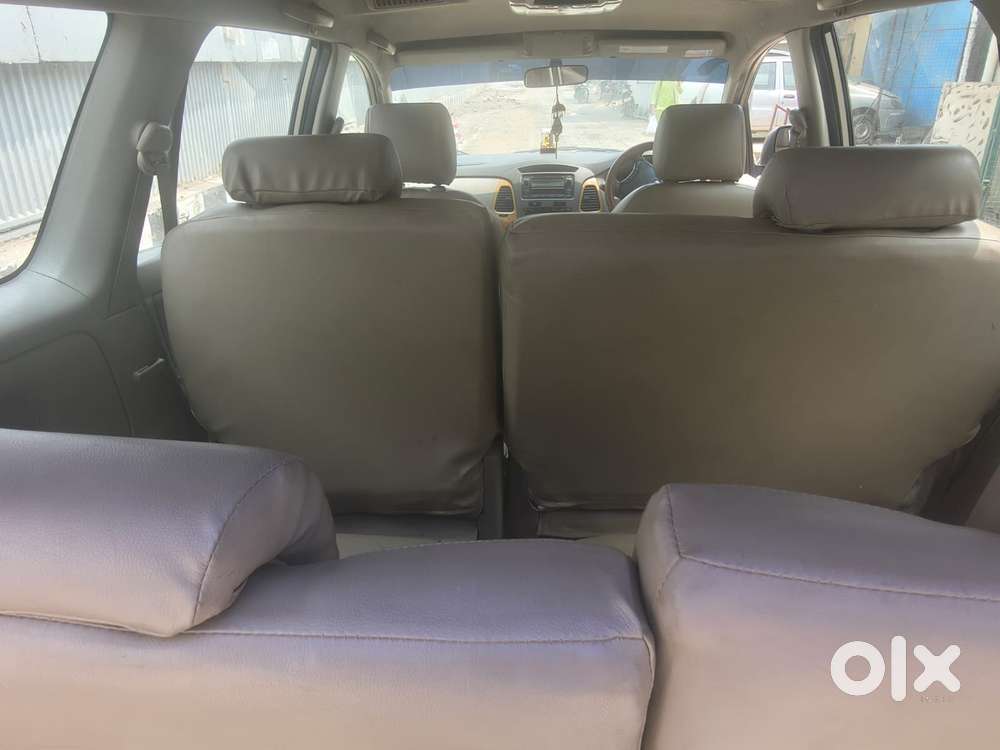 Toyota Innova 2004-2011 2.5 V Diesel 8-seater, 2010, Diesel