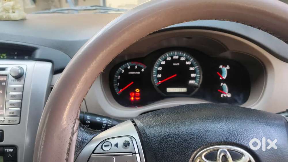Toyota Innova 2015