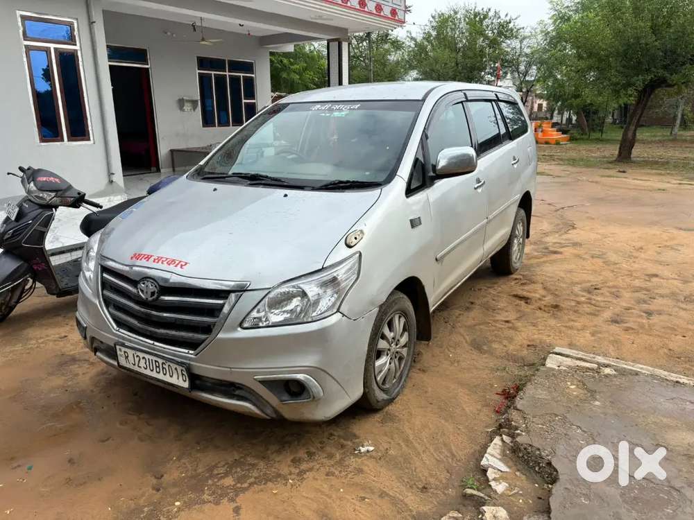 Toyota Innova Hycross 2011 Diesel 155000 Km Driven