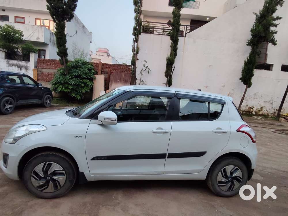Maruti Suzuki Swift Vxi 1.2 Abs Bs-iv, 2015, Petrol
