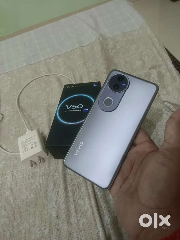Vivo V50 5g 8gb 256gb 15 month old fix