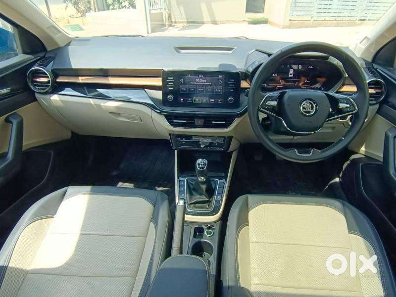 Skoda Slavia Style 1.0l Tsi Mt, 2023, Petrol