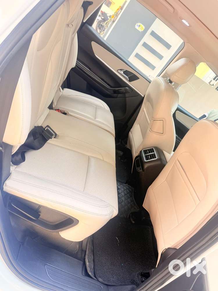 Mahindra Xuv700 2.2 Ax 7 Diesel At Luxury Pack Str, 2023, Diesel