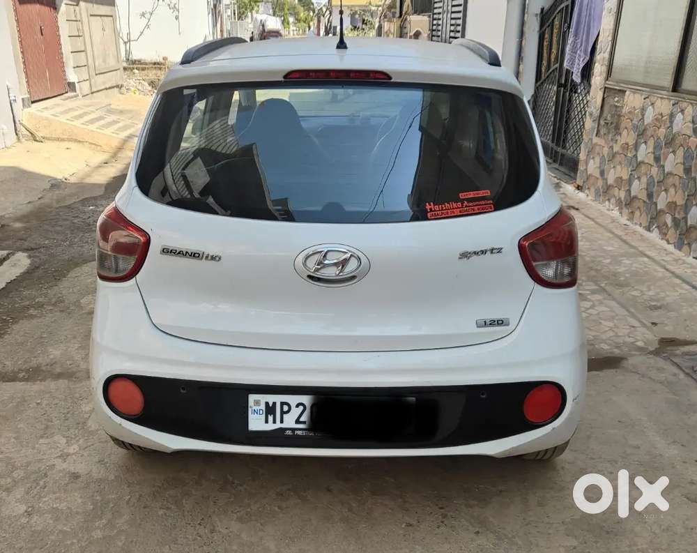 Hyundai Grand I10 2nd Owner 2017 Diesel 71000 Km Driven