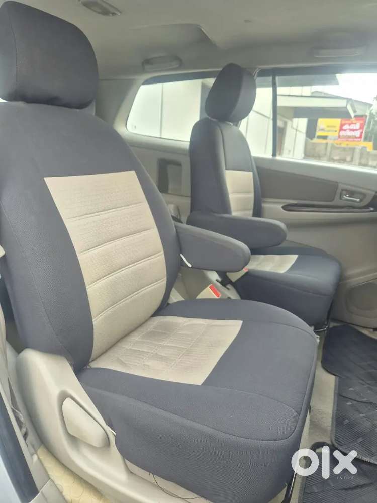 Toyota Innova V 2014