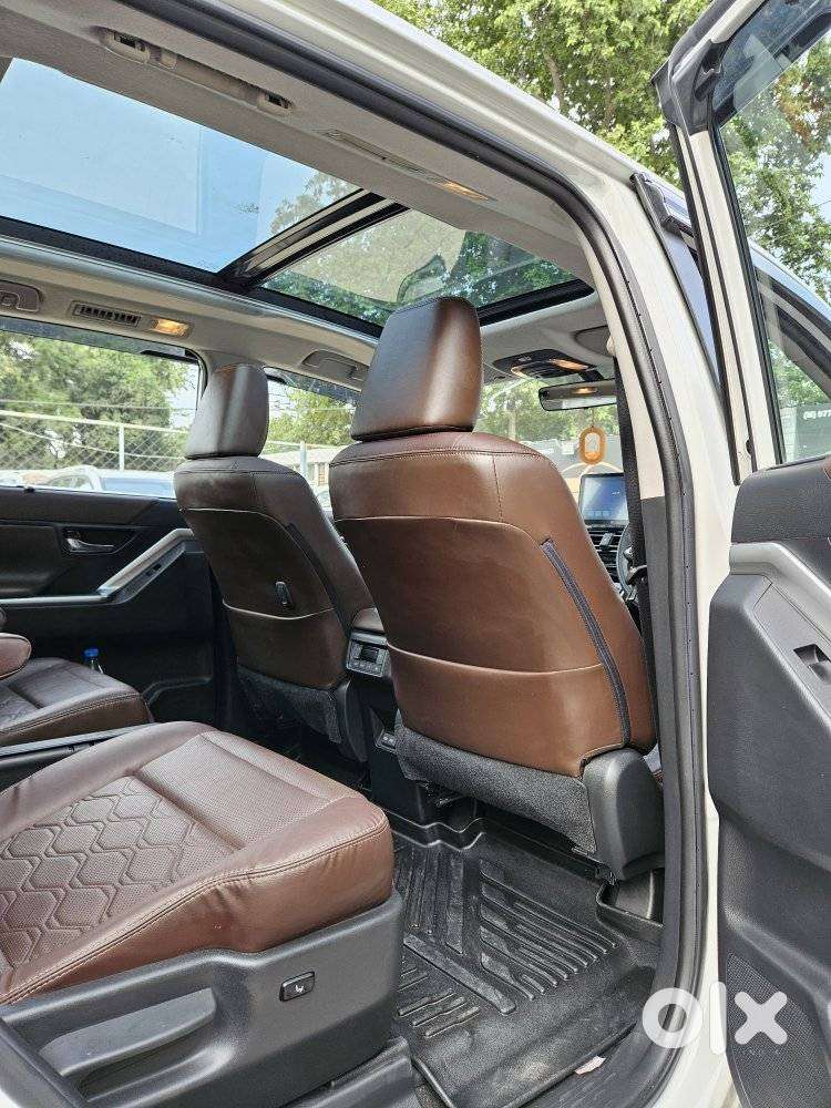 Toyota Innova Hycross 2.0 Zx Hybrid 7 Str, 2024, Petrol