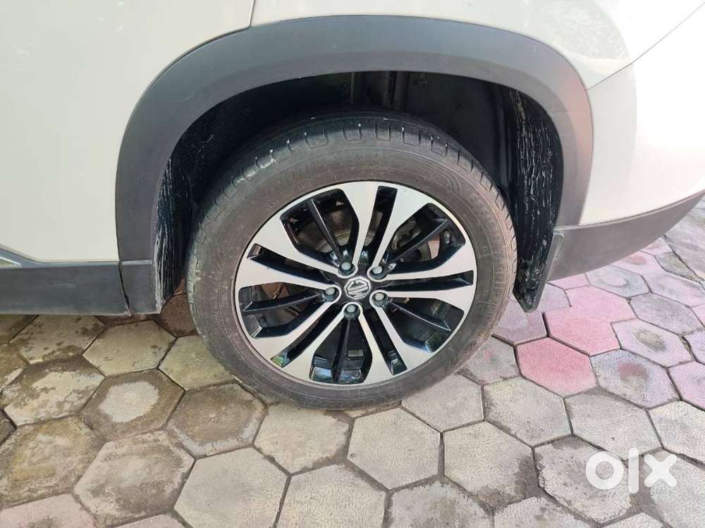 Mg Hector Plus 2021 Petrol 27200 Km Driven