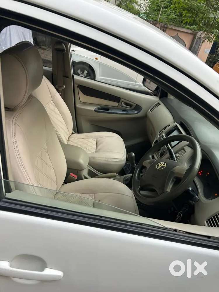 Toyota Innova 2015 Diesel 40000 Km Driven