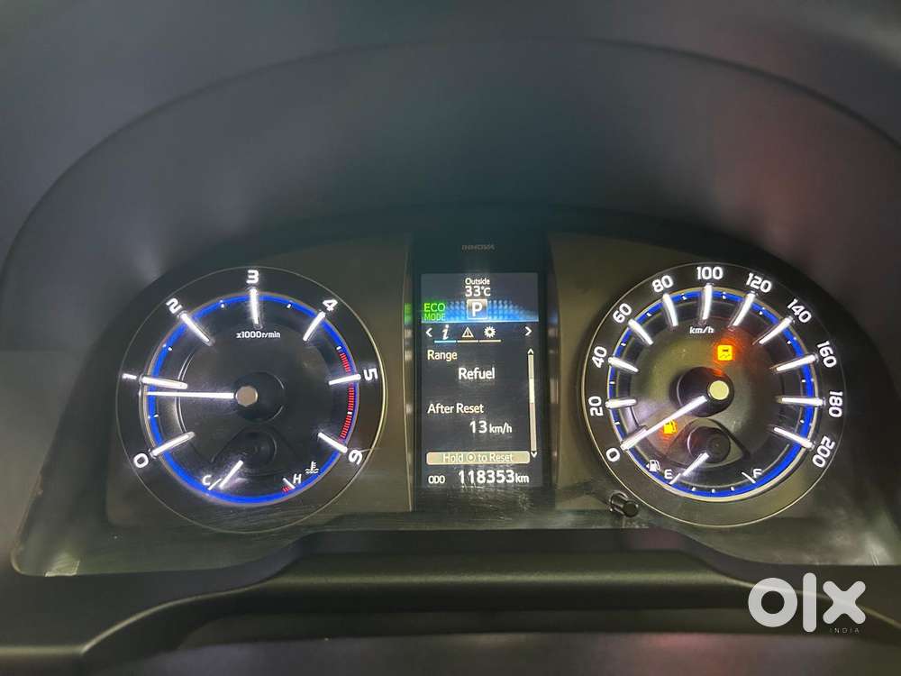 Toyota Innova Crysta 2.8 Zx At 7 Seater, 2017, Diesel