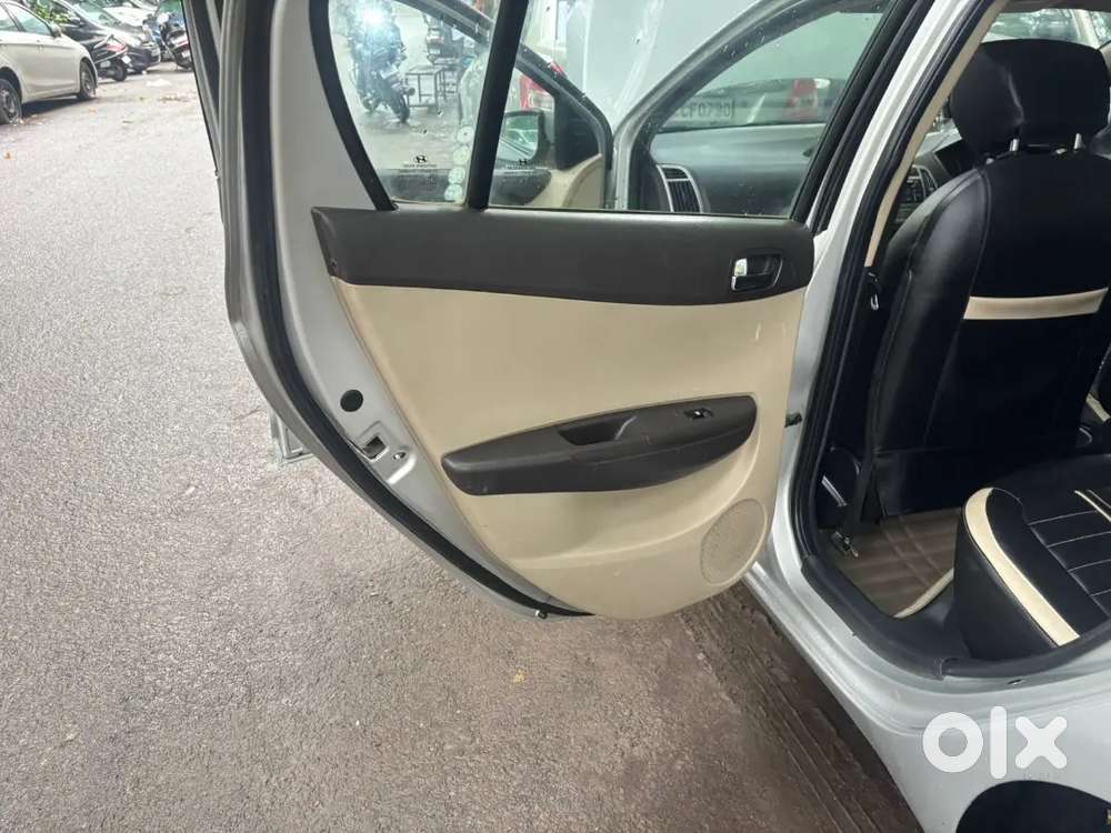 Hyundai I20 Sportz 2012