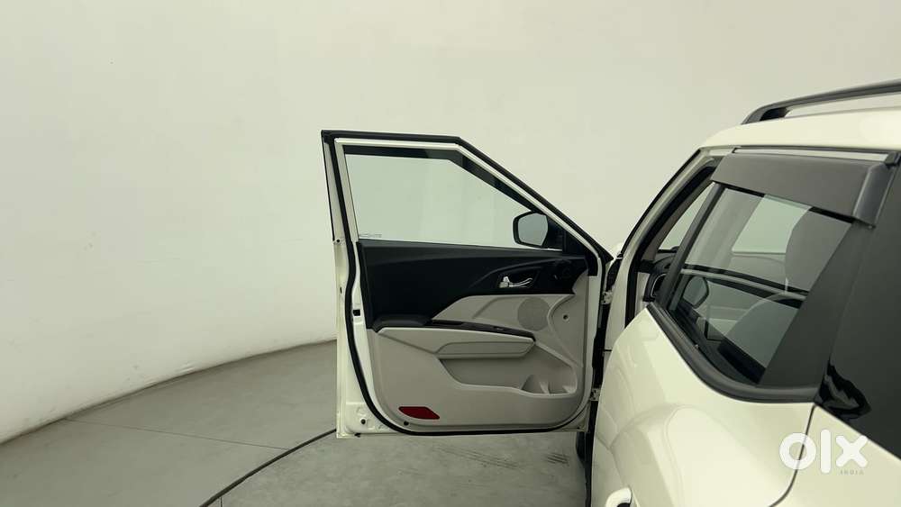 Mahindra Xuv300 W8 Option Diesel, 2022, Diesel