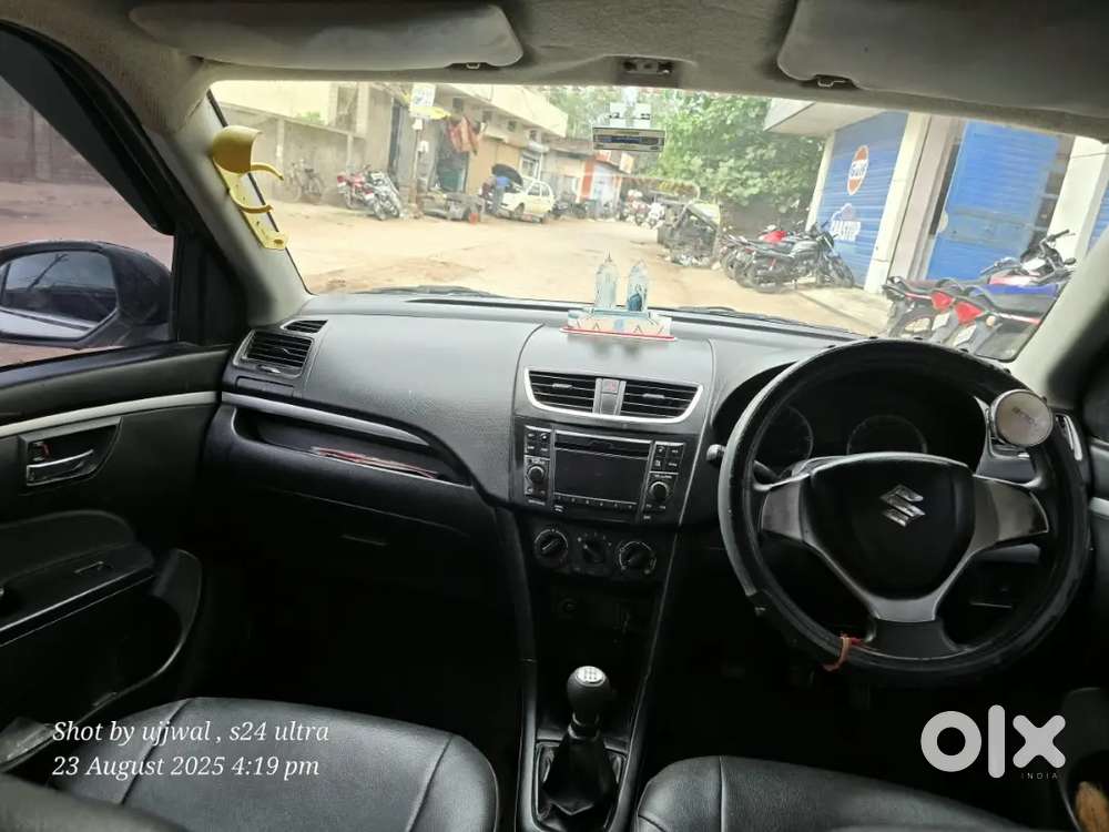 Maruti Suzuki Swift Vxi Petrol 2012