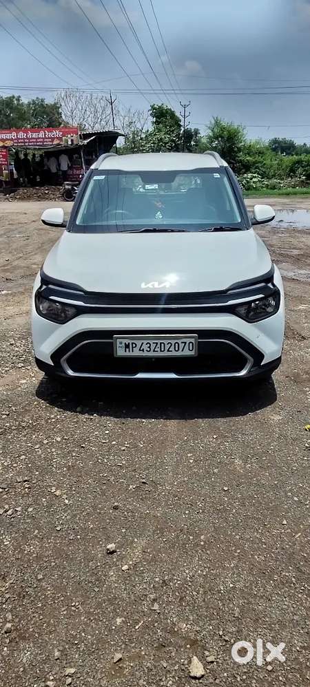 Kia Carens 1.5 Petrol Premium 2023