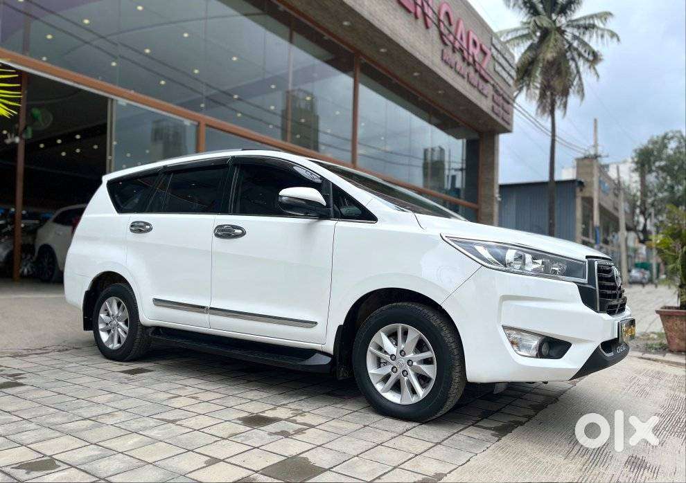 Toyota Innova Crysta 2.4 G Mt 7 Str, 2023, Diesel