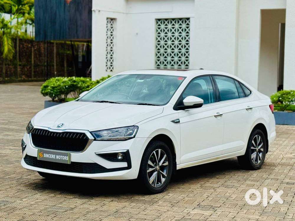 Skoda Slavia 1.0 Tsi Style At, 2023, Petrol