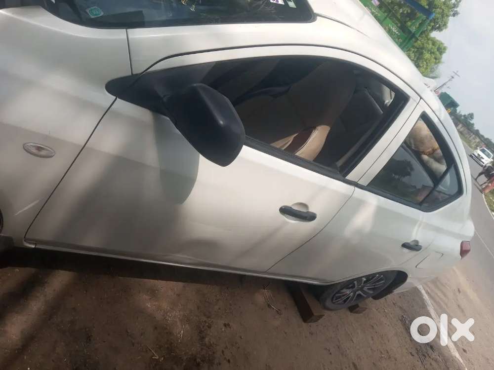 Nissan Sunny Diesel 2015
