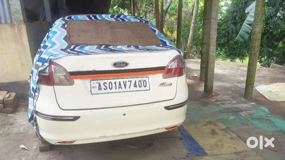 Ford Fiesta 2011 Petrol 120000 Km Driven