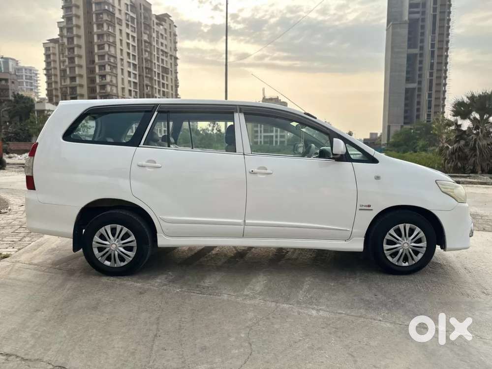 Toyota Innova 2.5 G (diesel) 8 Seater Bs Iv, 2015, Diesel