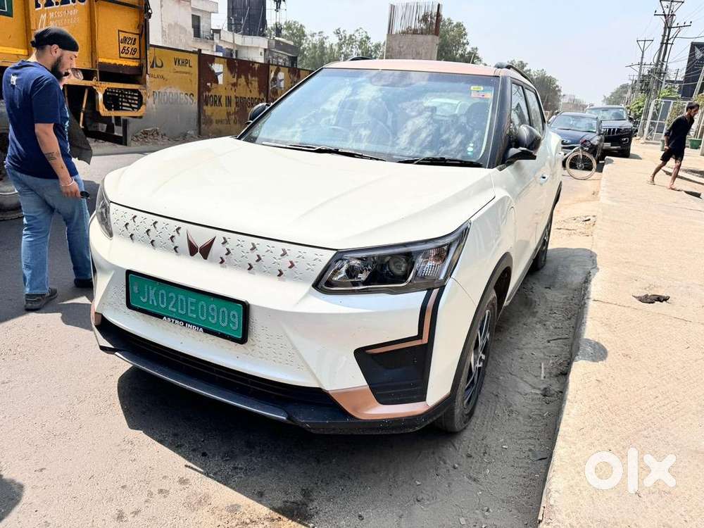 Mahindra Xuv400 Ev 2023 Electric Well Maintained
