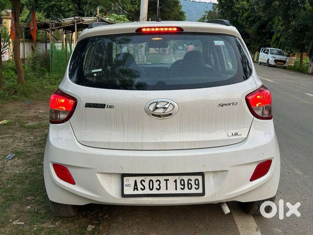 Hyundai Grand I10 Sportz, 2016, Petrol