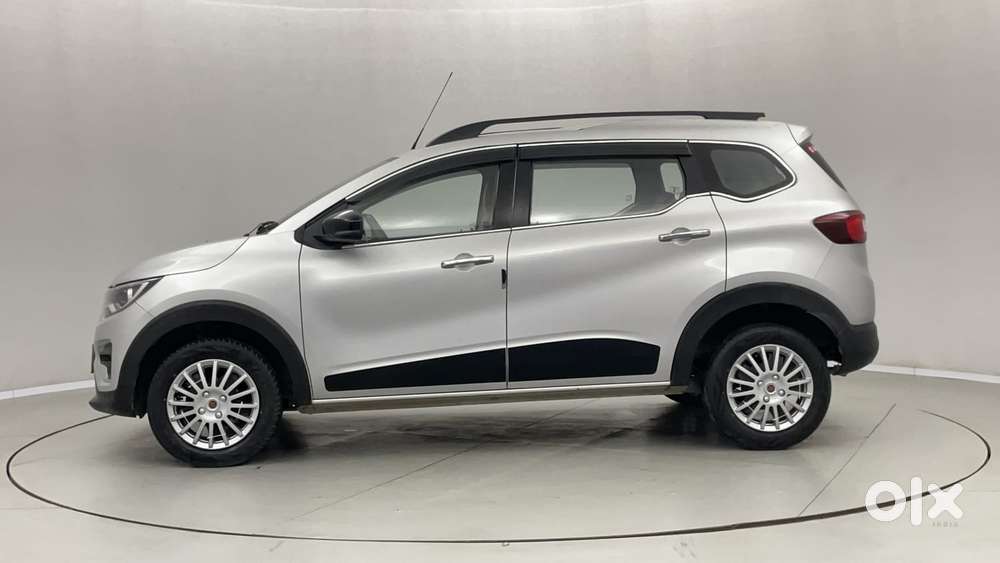 Renault Triber Rxz, 2023, Petrol