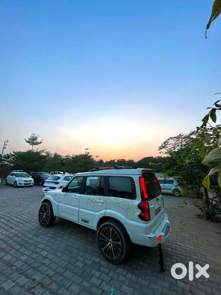 Mahindra Scorpio 2014 Diesel Well Maintained